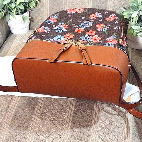 NWT Michael Kors Rhea Med Zip Signature Monogram Backpack - Picture 7 of 16